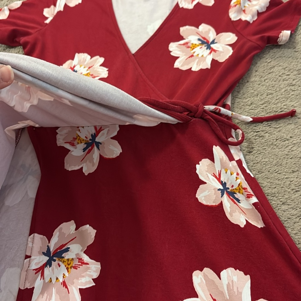 Old Navy Red floral wrap dress v neck stretch with sleeves - Picture 10 of 13